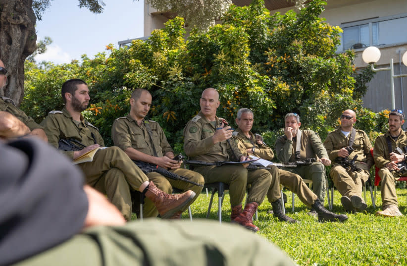  El general de división Ori Gordin en una reunión con los coordinadores de seguridad del norte, 8 de marzo de 2024. (credit: IDF SPOKESMAN’S UNIT)