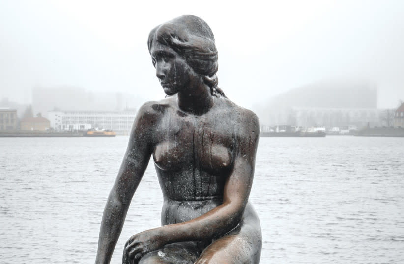  Estatua de la Sirenita en Copenhague (credit: Wikimedia Commons)