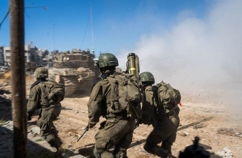  Soldados de las FDI en el centro de Gaza, 12 de marzo de 2024. (credit: IDF SPOKESPERSON'S UNIT)
