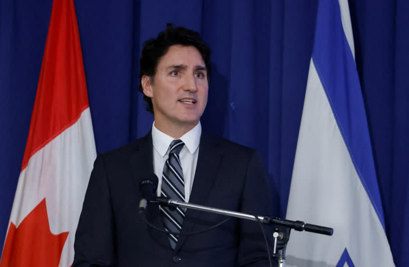  El primer ministro canadiense, Justin Trudeau, hace declaraciones durante un mitin pro-Israel en el Centro Comunitario Judío Soloway en Ottawa, Ontario, Canadá 9 de octubre 2023. (credit: REUTERS/BLAIR GABLE)