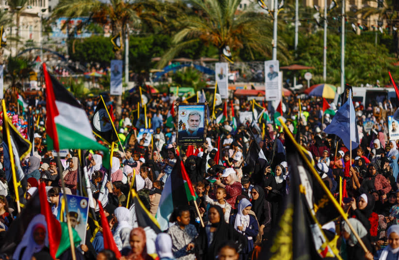  Simpatizantes de la Yihad Islámica Palestina participan en una concentración contra Israel con motivo del 36 aniversario de la fundación del movimiento en la ciudad de Gaza, el 6 de octubre de 2023. (credit: MOHAMMED SALEM/REUTERS)