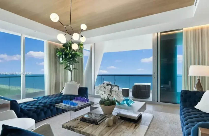    The apartment where Tom Brady lived after the divorce from Gisele  (credit: Official site, Become Legendary agency)