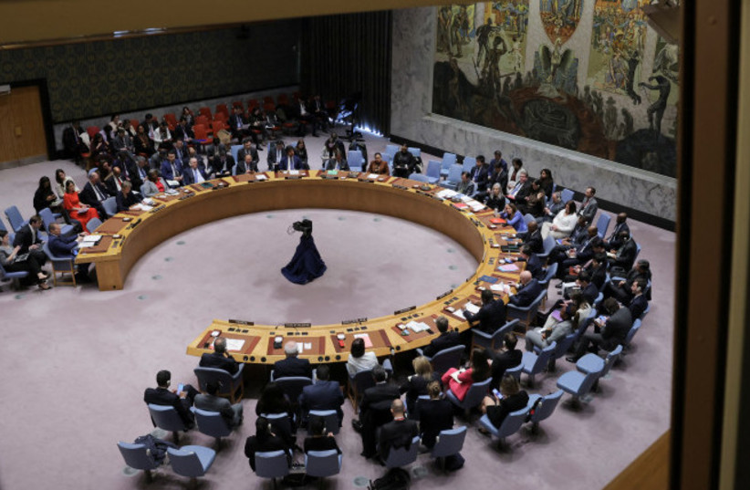 Los miembros del Consejo de Seguridad de las Naciones Unidas se reúnen el día de la votación de una resolución sobre Gaza que exige un alto el fuego inmediato durante el mes de Ramadán. 25 de marzo de 2024 (credit: Andrew Kelly/Reuters)