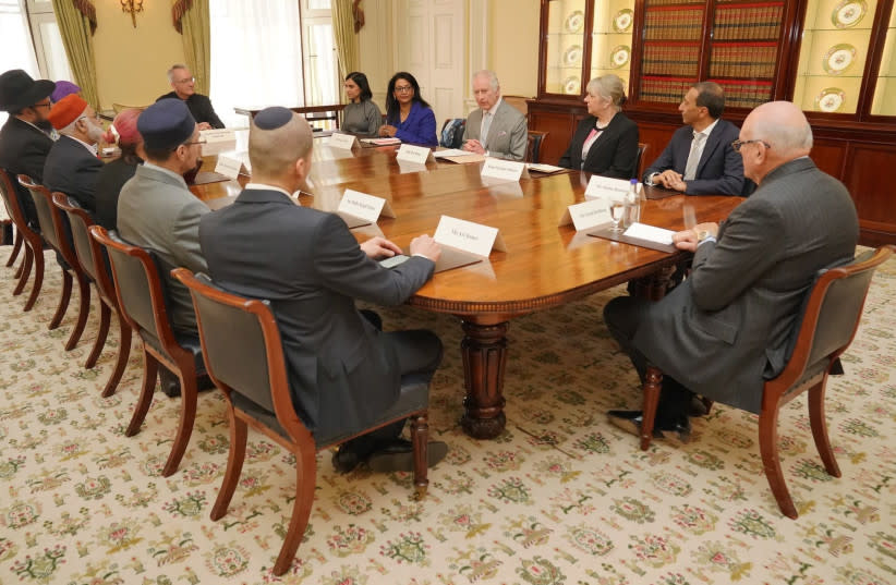  El rey Carlos se reunió con una delegación de líderes religiosos de diferentes ámbitos (credit: GETTY IMAGES VIA BUCKINGHAM PALACE)