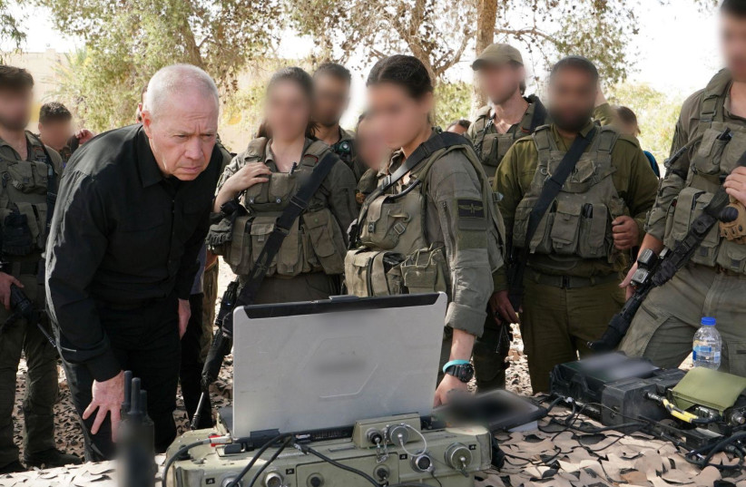  Defense Minister Yoav Gallant visits IDF soldiers on March 31, 2024 (credit: ARIEL HERMONY/DEFENSE MINISTRY)