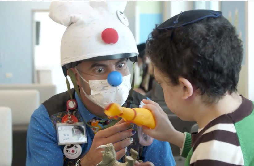 Un payaso médico en el Hospital Universitario Samson Assuta Ashdod
