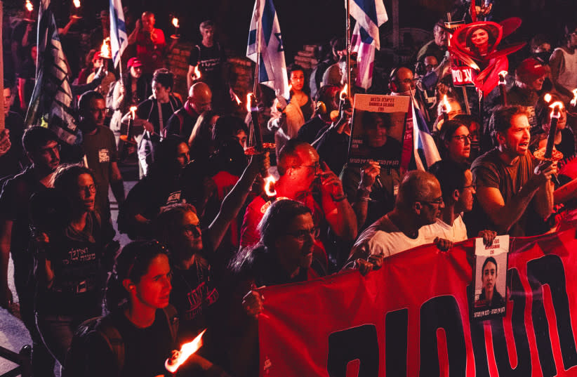  Manifestantes pidiendo el regreso de los rehenes en Jerusalén, 3 de abril de 2024. (credit: LIAM FORBERG)