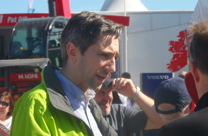  Simon Harris at the National Ploughing Championships in 2019. (credit: Sheila1988 via WIKIMEDIA. Creative Commons Attribution-Share Alike 4.0 Int'l https://tinyurl.com/473)