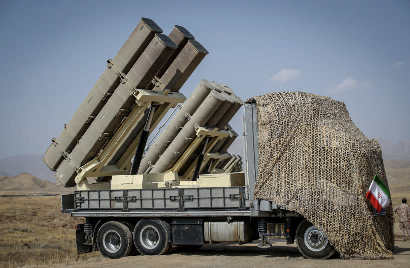 Un sistema de misiles iraní es visto durante un simulacro militar de las fuerzas terrestres del Cuerpo de la Guardia Revolucionaria Islámica (IRGC) en la zona de Aras, provincia de Azerbaiyán Oriental, Irán, 17 de octubre de 2022. (credit: IRGC/WANA