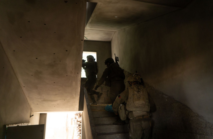  The Nahal Brigade operating in central Gaza, April 25, 2024.  (credit: IDF SPOKESPERSON'S UNIT)