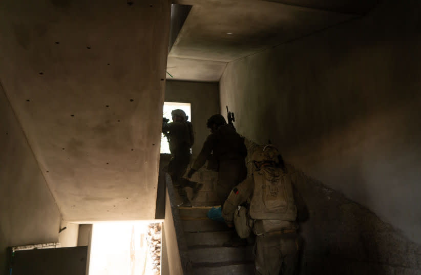 La Brigada Nahal operando en el centro de Gaza, 25 de abril de 2024.