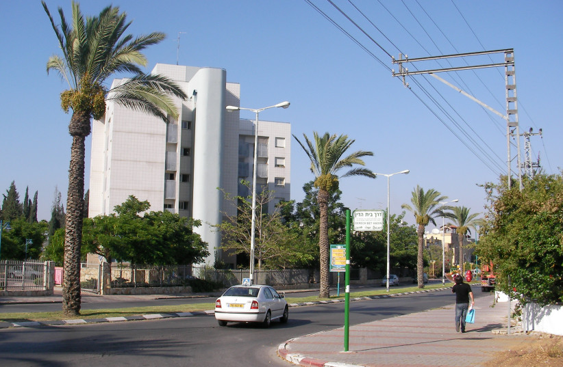  Lod Israel, Taken on 5 August 2009 (credit: Wikimedia Commons)