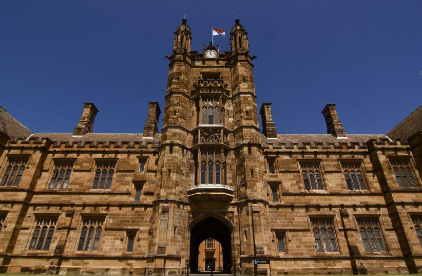 The somewhat iconic Quadrangle building at the University of Sydney on a clear summer's day. Taken December 13 2009. (credit: SYDNEY UNIVERSITY QUADRANGLE/WIKIMEDIA COMMONS)