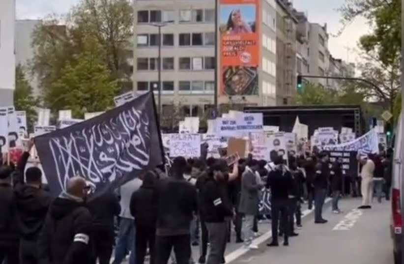  Manifestación en Hamburgo, Alemania. 27 de abril de 2024. (credit: SCREENSHOT/X)