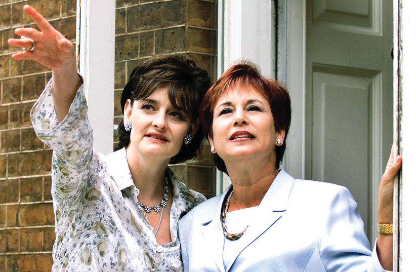  NAVA BARAK (right) is shown the garden of Downing Street by Cherie Blair in 1999.  (credit: REUTERS)