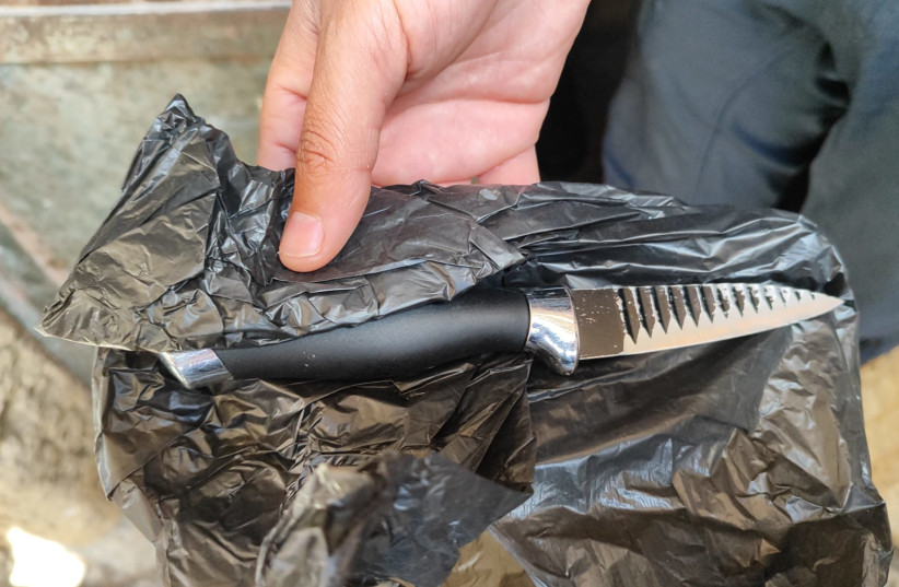  The knife that was found in the possession of the suspect, May 5, 2024. (credit: ISRAEL POLICE SPOKESPERSON'S UNIT)