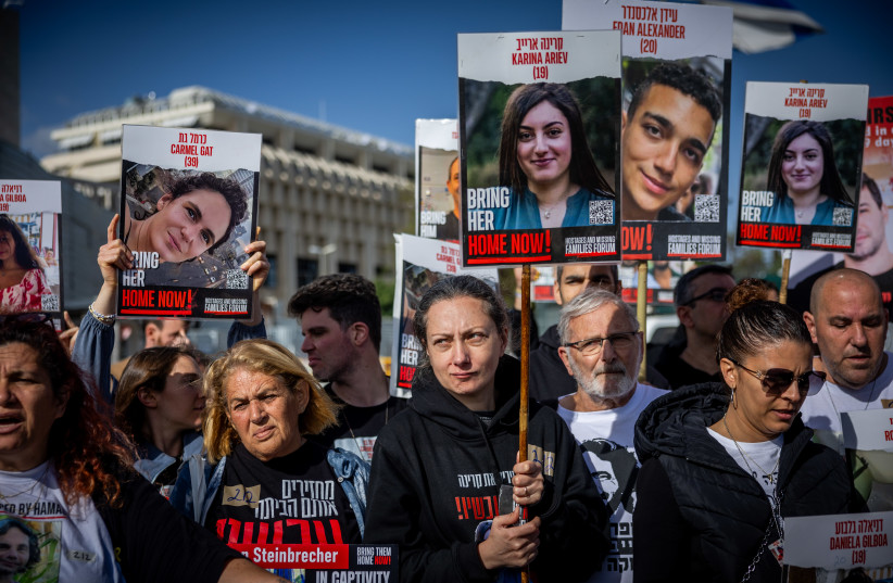 Families of Israelis held hostage by Hamas terrorists in the Gaza Strip call for their release outside the Prime Minister's Office in Jerusalem, May 5, 2024 (credit: YONATAN SINDEL/FLASH90)