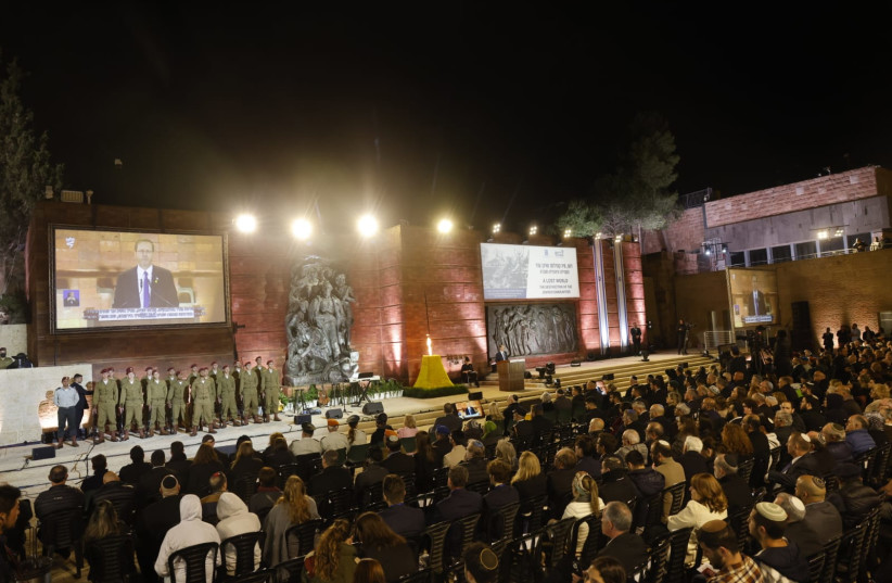  Holocaust Remembrance Day ceremony at Yad Vashem. May 5, 2024 (credit: MARC ISRAEL SELLEM)