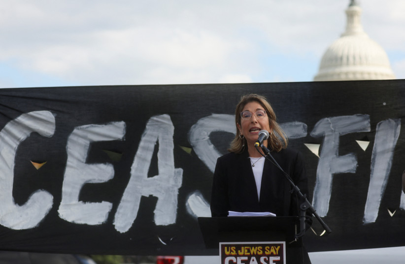  Canadian author and activist Naomi Klein takes part in a protest calling for a ceasefire in Gaza outside the U.S. Capitol, in Washington, U.S., October 18, 2023.  (credit: LEAH MILLIS/REUTERS)