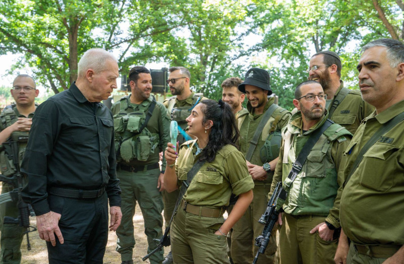  Defense Minister Yoav Gallant meeting members of the artillery units in the North, May 17, 2024. (credit: IDF SPOKESMAN’S UNIT)