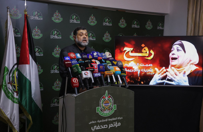  El funcionario de Hamás Osama Hamdan habla durante una conferencia de prensa, en medio del actual conflicto entre Israel y Hamás, en Beirut, Líbano 27 de mayo de 2024. (credit: REUTERS/MOHAMED AZAKIR)