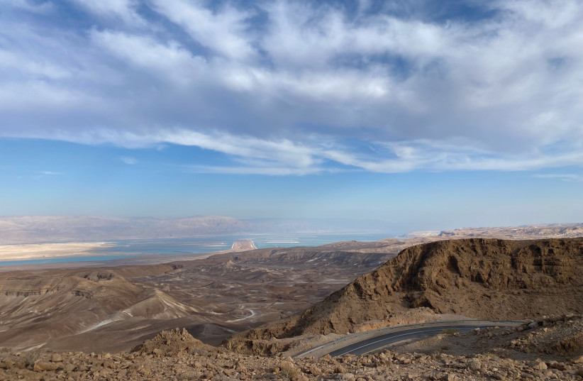  OVERLOOKING THE Dead Sea from the perspective of hills near Kfar Hanokdim. (credit: SETH J. FRANTZMAN)