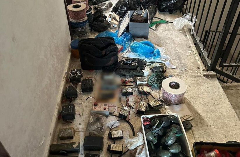 Photos of the weapons found by the fighters of the 401st Army (credit: IDF)