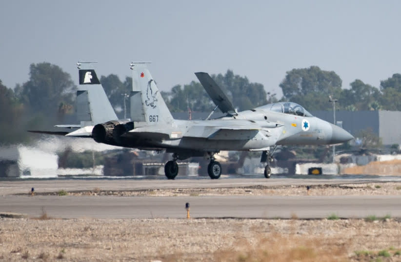 Aviones de combate F15 en camino para llevar a cabo el ataque en Yemen, 21 de julio de 2024
