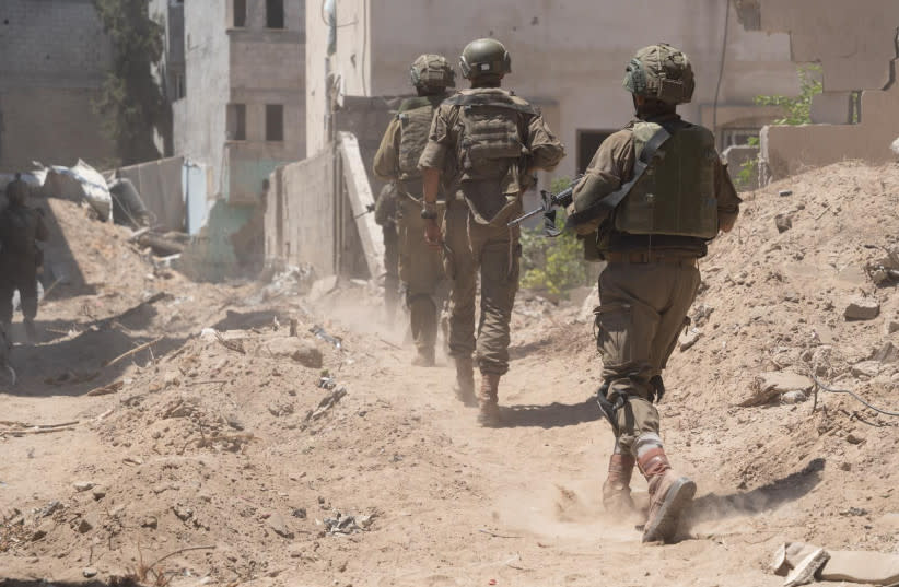 Tropas de las FDI operan en la Franja de Gaza. 8 de julio de 2024.