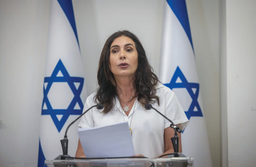 La MINISTRA DE TRANSPORTES, Miri Regev, celebra una rueda de prensa para abordar la cuestión de la ceremonia estatal prevista para conmemorar la masacre del 7 de octubre, y la controversia que la rodea, en Jerusalén la semana pasada.