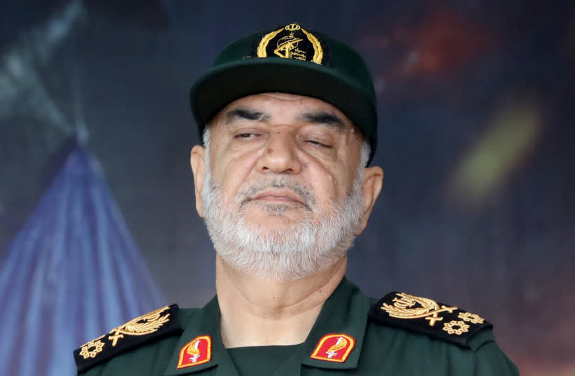  El jefe del Cuerpo de la Guardia Revolucionaria Islámica de Irán, Hossein Salami, asiste a un desfile militar como parte de una ceremonia que marca el día anual del ejército del país en Teherán, el 17 de abril de 2024. (credit: Atta Kenare/AFP via Getty Images)