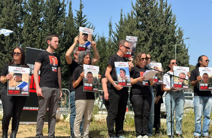 Familias de los soldados retenidos como rehenes en Gaza, 28 de marzo de 2024
