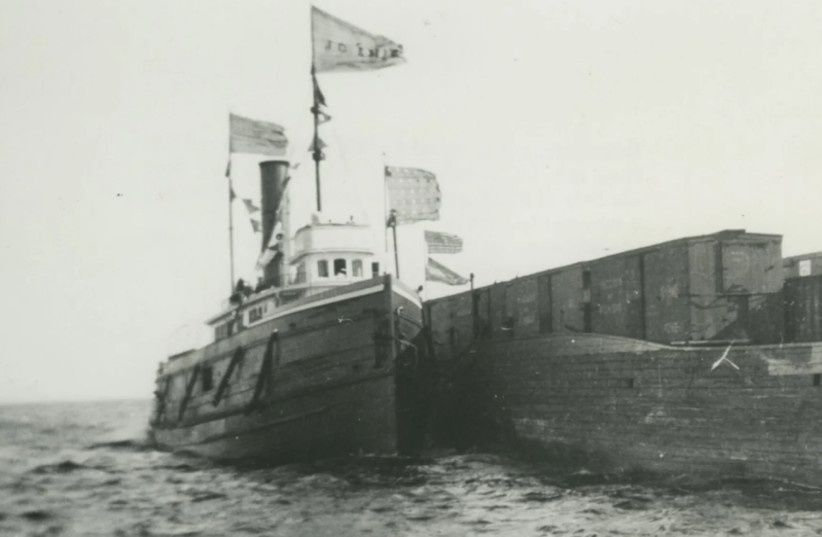  Fisherman discovers century-old J.C. Ames tugboat wreck in Lake Michigan. (credit: Wisconsin Historical Society)
