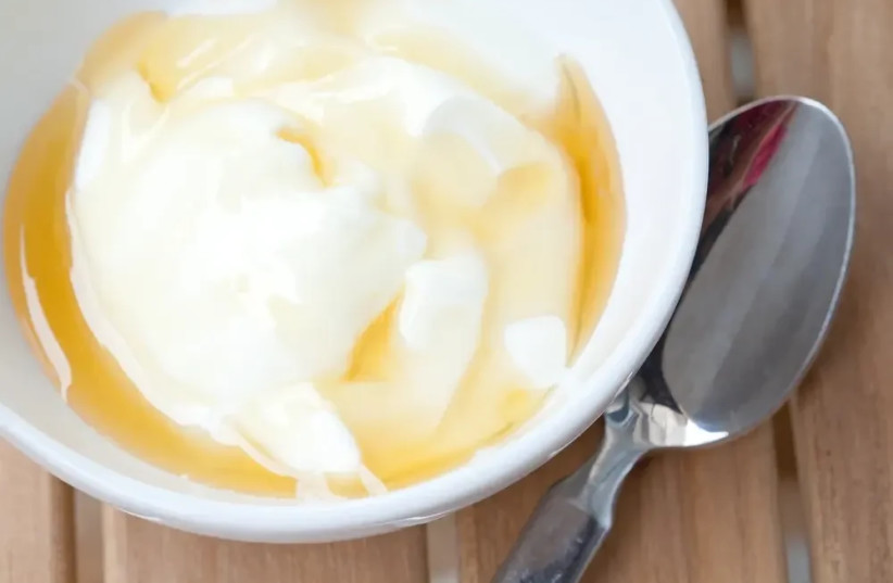 Yogurt with honey