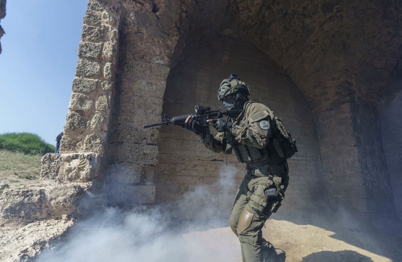 Warfighter wearing Spectral X's Hotaru solution