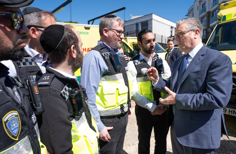 British Prime Minister Keir Starmer meets first responders from Shomrim North West London during a visit to Golders Green, north west London, following an antisemitic terror attack on Wednesday morning in which two men were stabbed, in London, Britain, April 30, 2026.