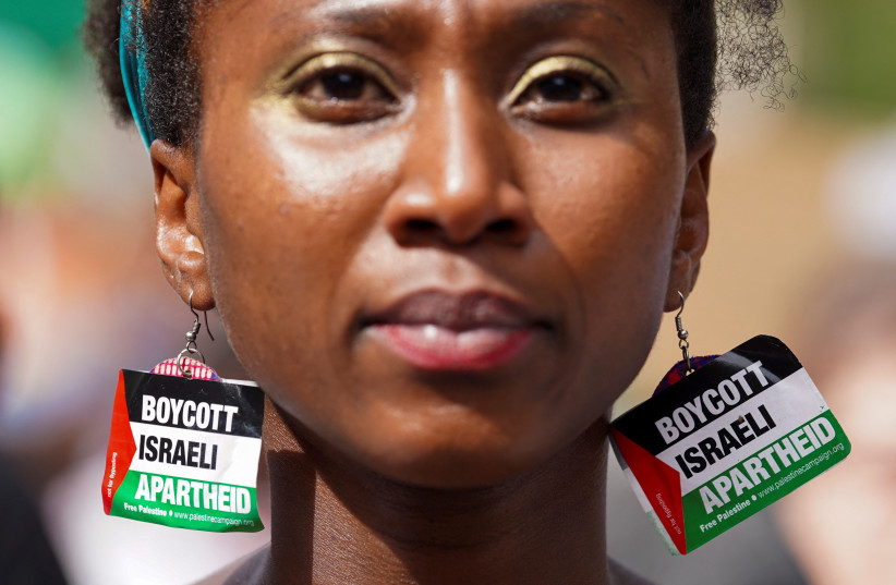 BDS FASHION statement: Anti-Israel earrings worn in London.