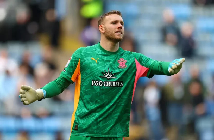 El portero israelí Daniel Peretz domina su área con autoridad y vuelve a ofrecer una actuación decisiva, mientras el «Domo de Hierro» del Southampton sigue impulsando la carrera del club hacia el ascenso desde la segunda división del fútbol inglés.