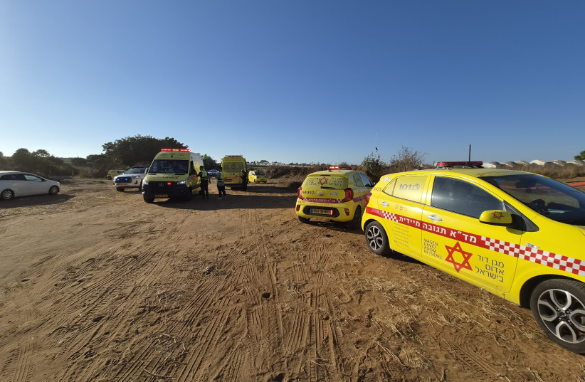 Light aircraft crashes at Ein Vered airfield. Two injured, transferred to Meir Medical Center, Kfar Saba