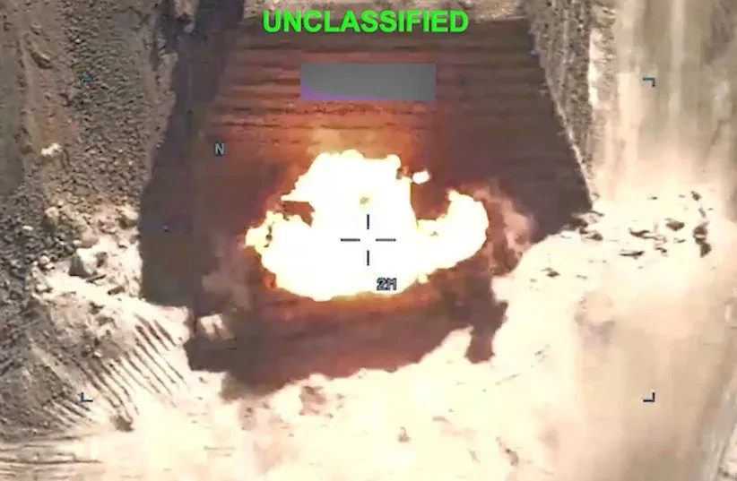Una explosión en un lugar desconocido, durante lo que, según el Mando Central de EE. UU. (CENTCOM), son ataques contra Irán, en esta captura de pantalla tomada de un vídeo difundido el 20 de julio de 2026.