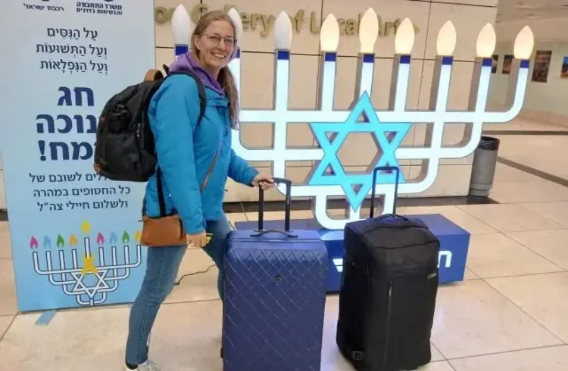 Chits is currently living in Israel and learning Hebrew.