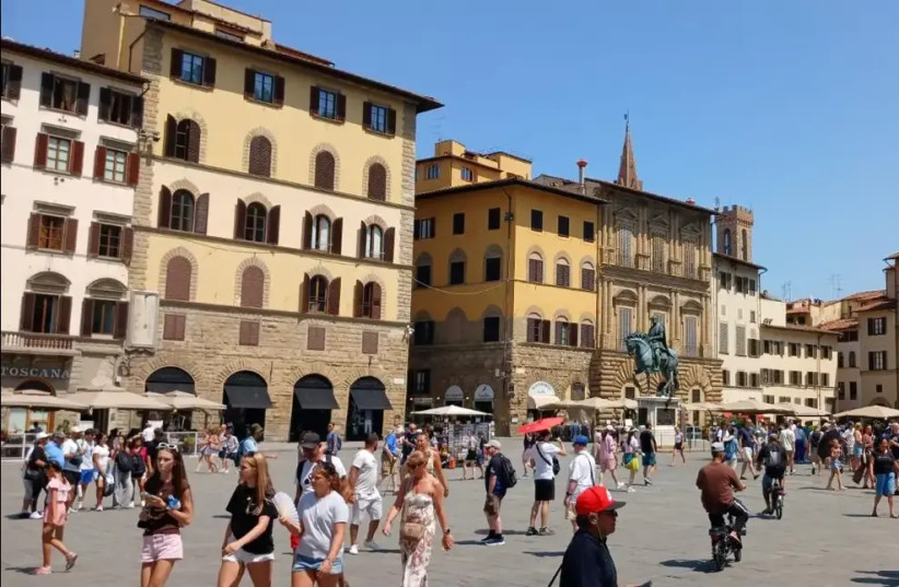 If you have limited time in Tuscany, it’s better spent in the smaller towns. Florence.