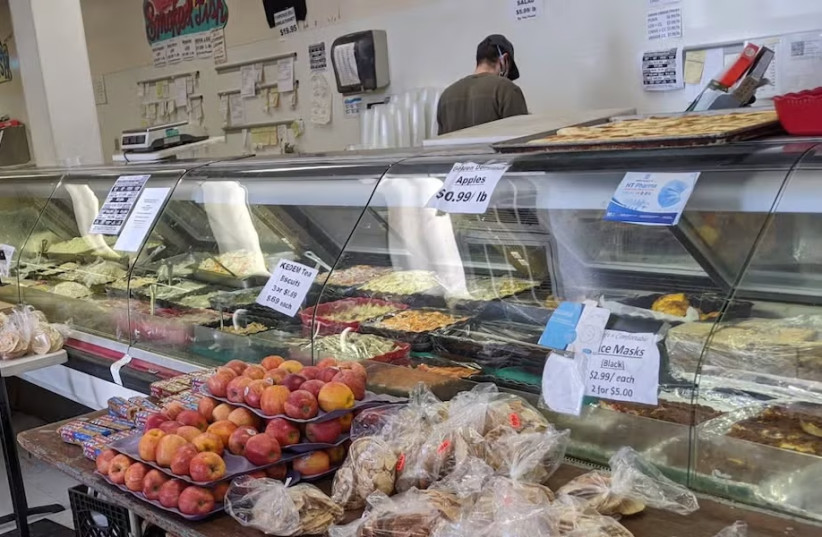 A view of the deli counter at Steve Stein’s Famous Deli, Nov. 2020.