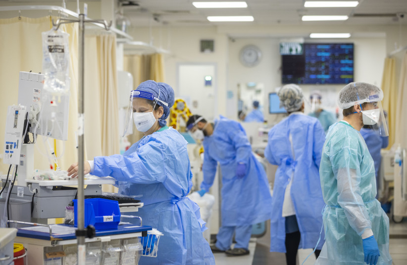 Doctors at Shaare Zedek in Jerusalem; illustrative.
