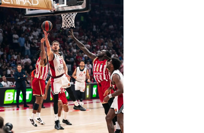 Satoransky in action.