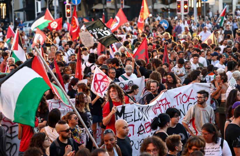 Anti-government protesters rally as Meloni’s government marks longevity record in Bari Friday, 4th September 2026