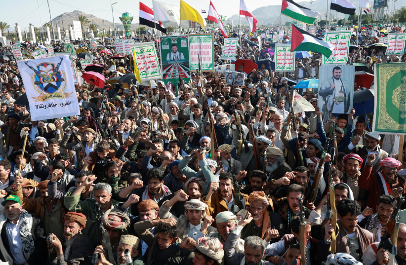 Houthi supporters rally to show support to the movement as fighting intensifies across several Yemeni fronts, in Sanaa, Yemen October 9, 2026.