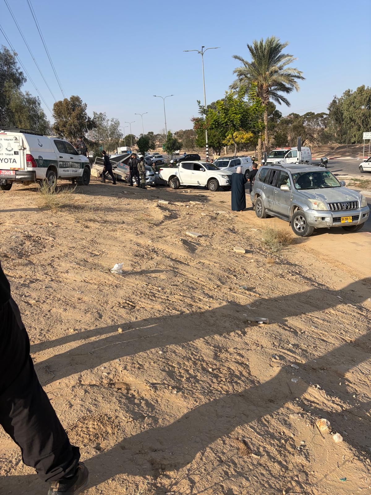 Police investigate a car crash following a driver fleeing near Tel Sheva, November 24, 2025. (photo credit: SCREENSHOT/X/VIA SECTION 27A OF THE COPYRIGHT ACT)