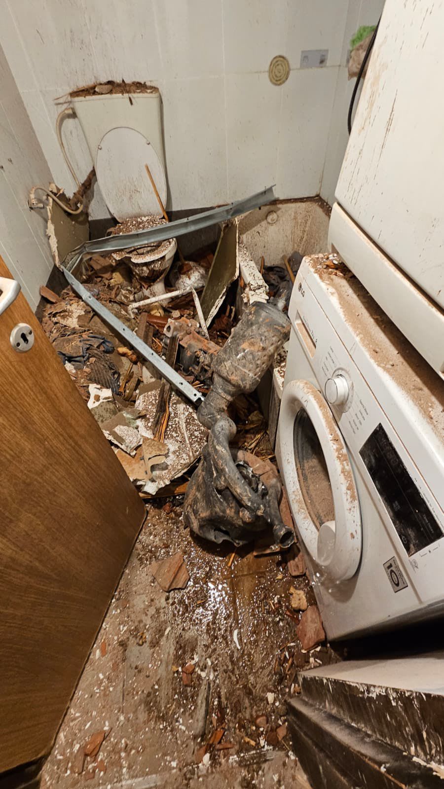 An iranian missile fragment hit an apartment in Lod. (photo credit: FAIR USE UNDER ISRAELI COPYRIGHT LAW, ARTICLE 27A)