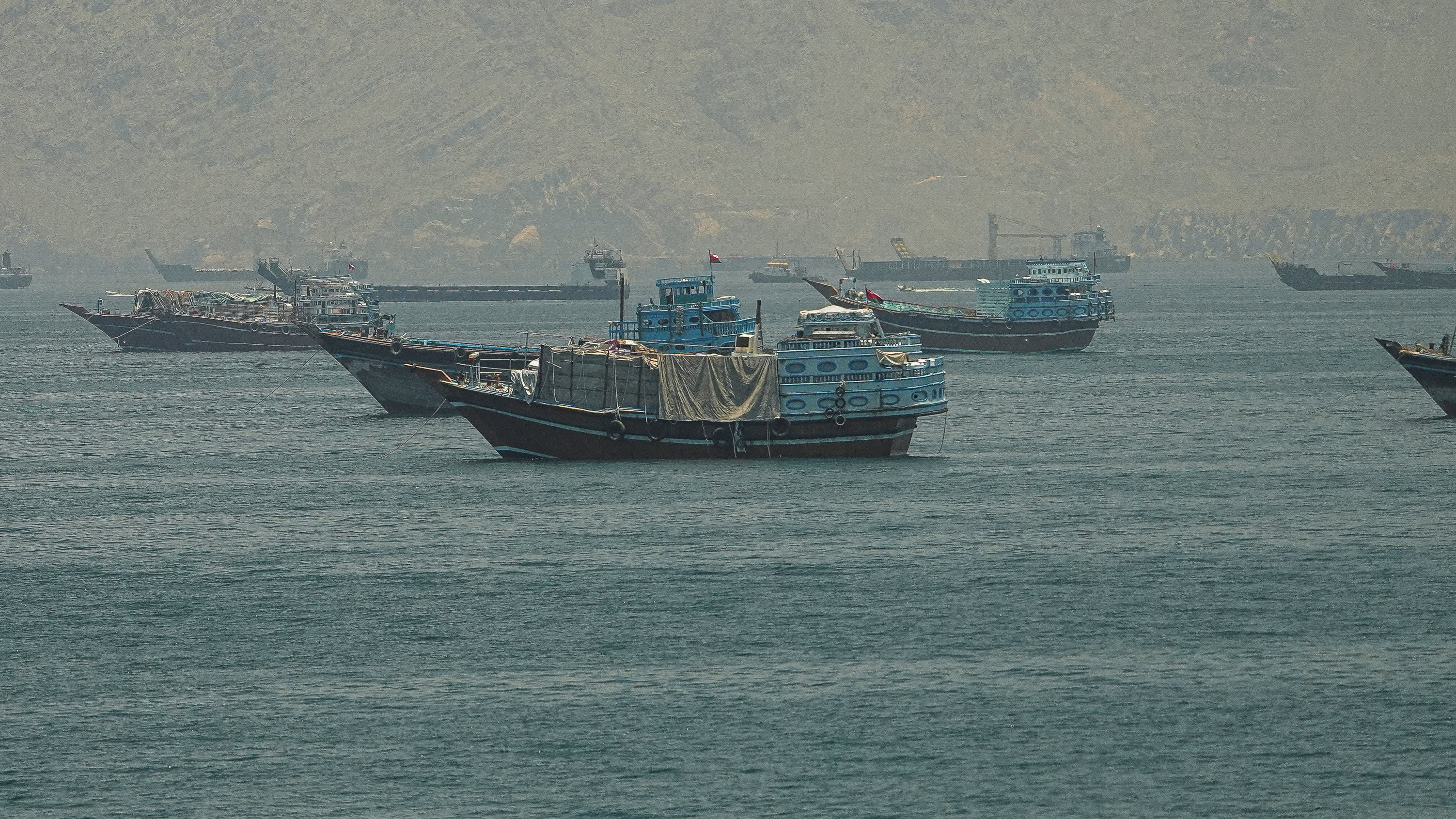 Explosions heard near Strait of Hormuz, Bandar Abbas – report